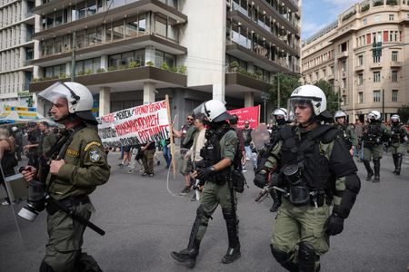 tagreuters.com2025binary_LYNXNPEL9F0M2-VIEWIMAGE