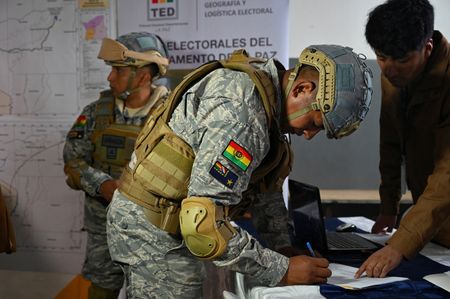 tagreuters.com2025binary_LYNXNPEL9G0FR-VIEWIMAGE